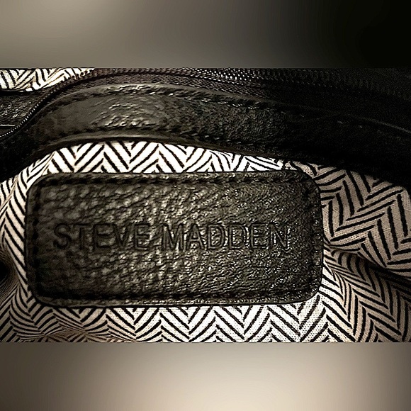 Steve Madden Faux Pebbled Leather Clutch with Fringes - Rare & Retro. - Picture 7 of 15